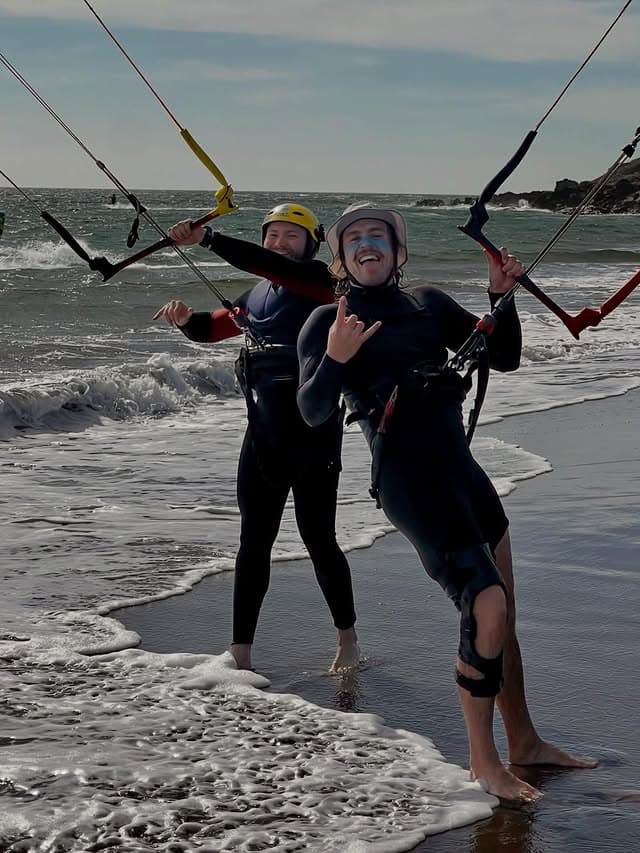 Kitesufer na oceanie El Médano Teneryfa